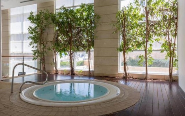 High Class Condo at Marina by FeelHome