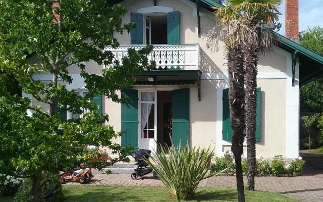 Villa Winter city Arcachon sleeps 10