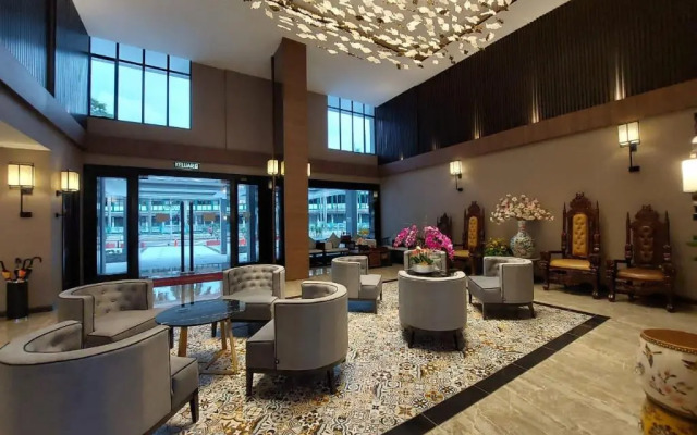 Christee Suites Hotel