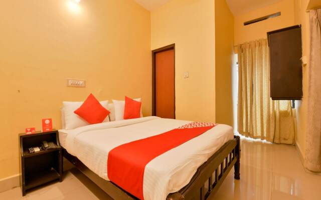 OYO 15099 New Queens Residency