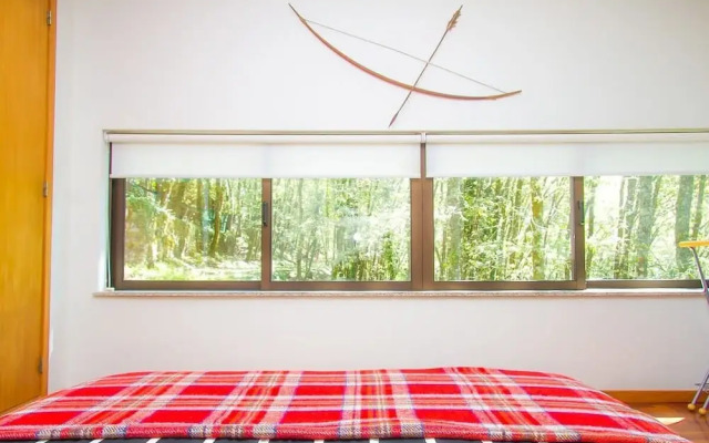 Liiiving in Caminha Oak Tree Chill House