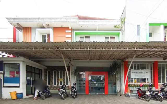 RedDoorz @ Ciliwung Street