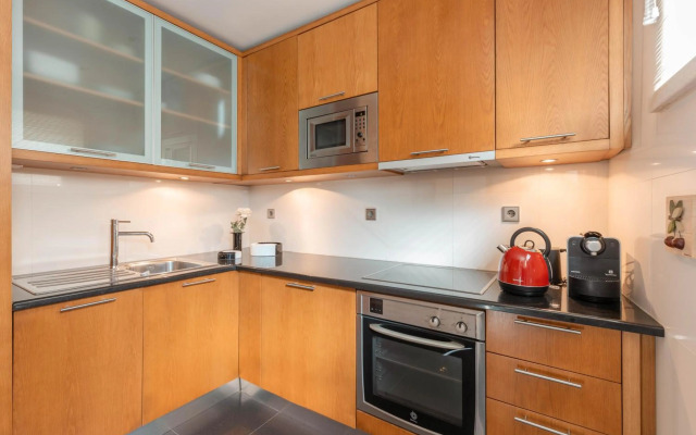 Confluentia - Believe It or Not Apartments