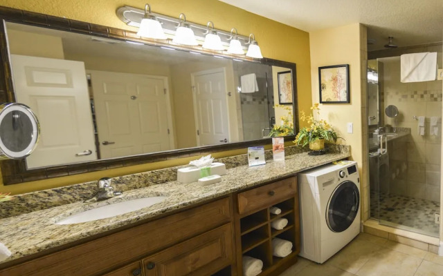 Beautiful Condo Near Universal Studios