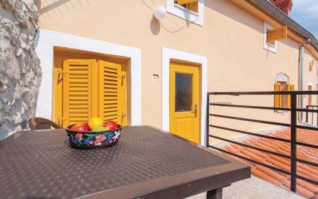 Beautiful Apartment in Omisalj With 1 Bedrooms