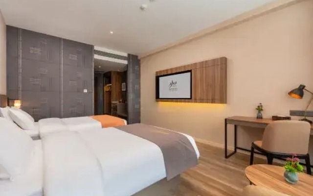Homeinn Plus Hotel (Dongguan Liaobu Town)