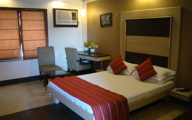Pacific Inn Essence by Treebo Hotels