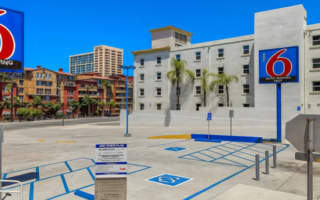 Motel 6 San Diego, CA - Downtown