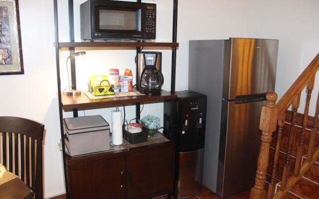 Cozy, Classy Duplex near NYC