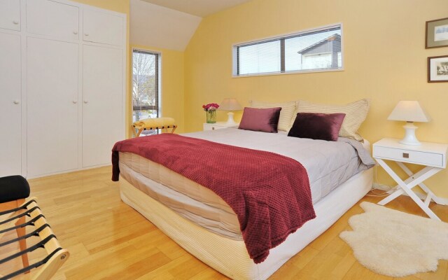 Salisbury St Villa 1