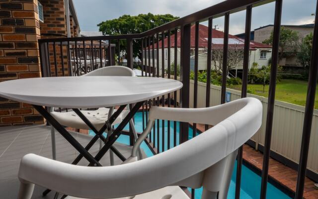 Airport Admiralty Motel