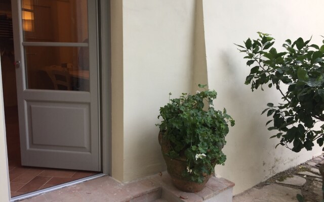 Room-double Room With Services