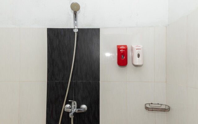 RedDoorz Plus @ Paal 2 Manado