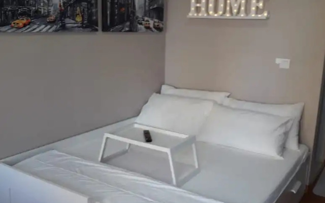 Springlake Apartment Summarecon by Veeroom