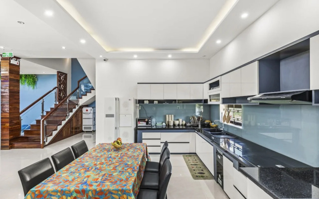 Rosemary Villa near Han River