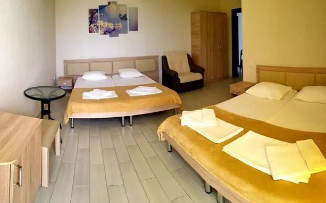 Корона Пэлас