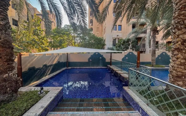 Reehan 1 - Happy Season - 2BR - Downtown