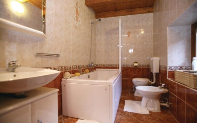 Amazing Home in Kastelir With 3 Bedrooms and Wifi