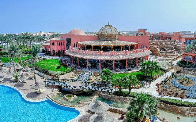 Parrotel Aquapark Resort