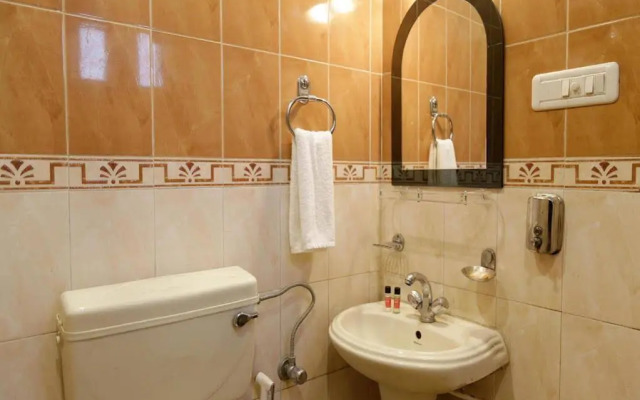 OYO 2730 Hotel Ethnic Residency
