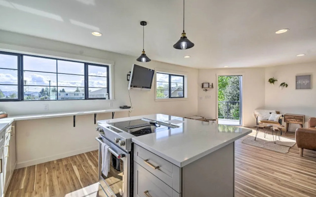 'ruston Retreat' - Mod Home w/ Rooftop Deck!