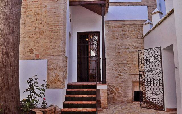 Frenteabastos Hostel & Suites