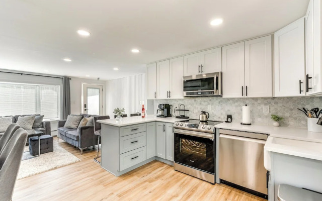 Lake & Beach Access: Bbq-ready Poconos Retreat!