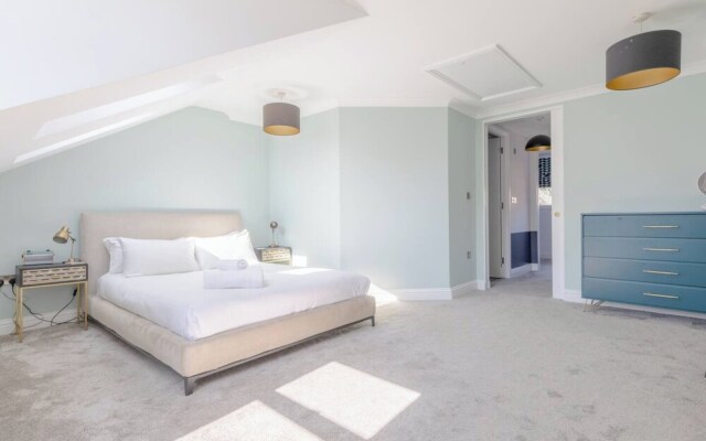 Beautiful & Modern 3BD House- Kennington!