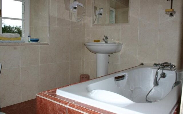 "Domaine De Clermont"