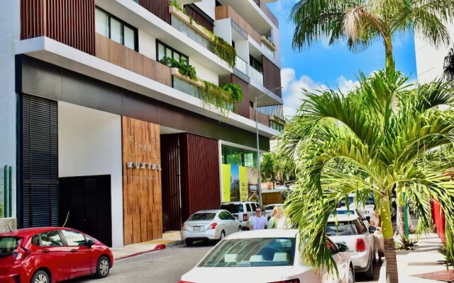 Kuxtal 3 Bedroom Downtown Apartment