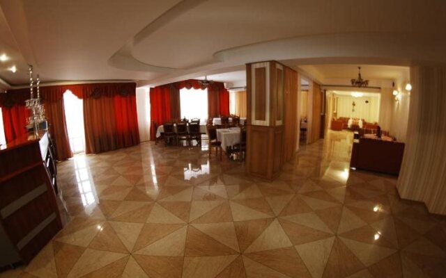 Hotel and restaurant complex "Intourist"