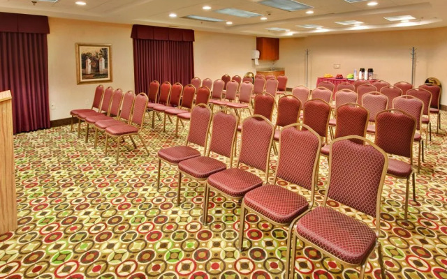 Holiday Inn Express Hotel & Suites Southfield - Detroit