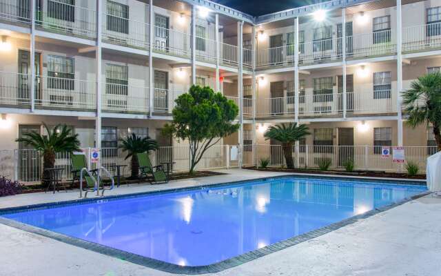 Studio 6 San Antonio, TX - Lackland AFB