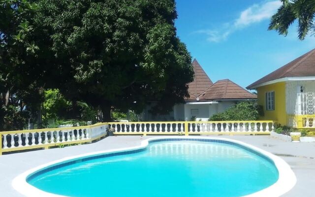 Yancey Largo Villa Perfect Jamaica Ironshore Getaway w Private Pool and Onsite Staff Services by Redawning