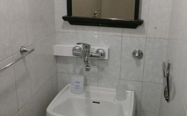 Apartment Wild Orange