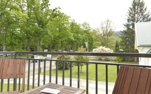 Tussock Peak Motor Lodge