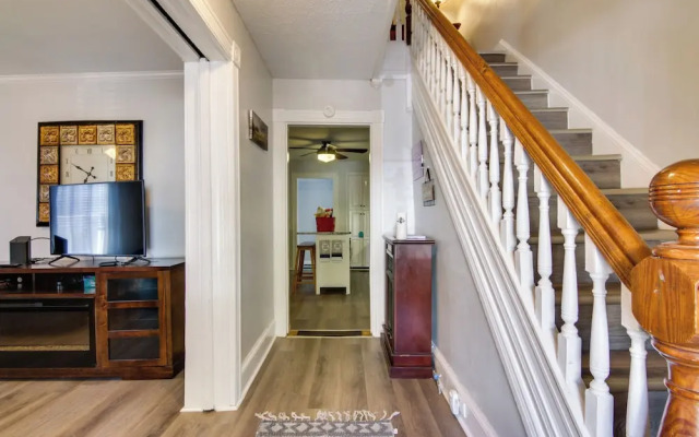 Charming Salisbury Getaway w/ Grill & Fire Pit!