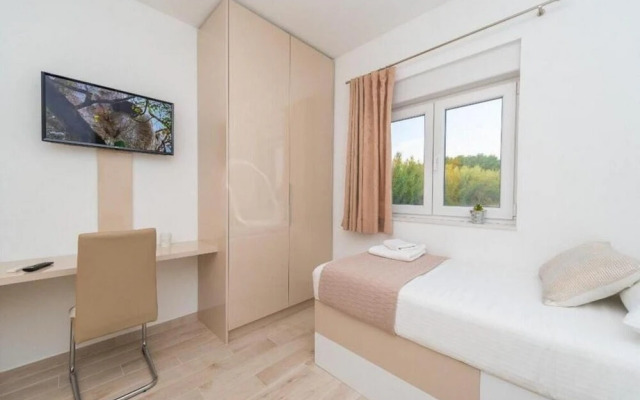 Luxury Villa Sabun with Pool & Hot Tub