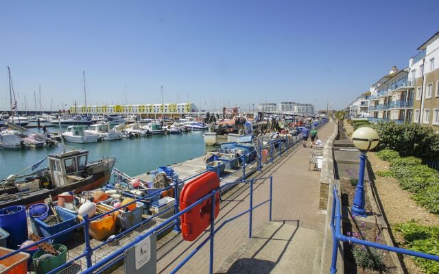 Marina Apartment Parking by Brighton Holiday Lets