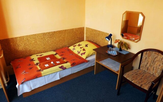 Hotel Avion