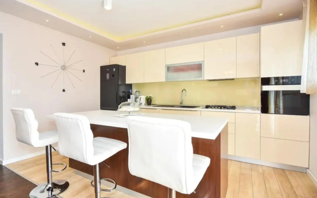 Holiday house with a swimming pool Dugopolje, Zagora - 19033