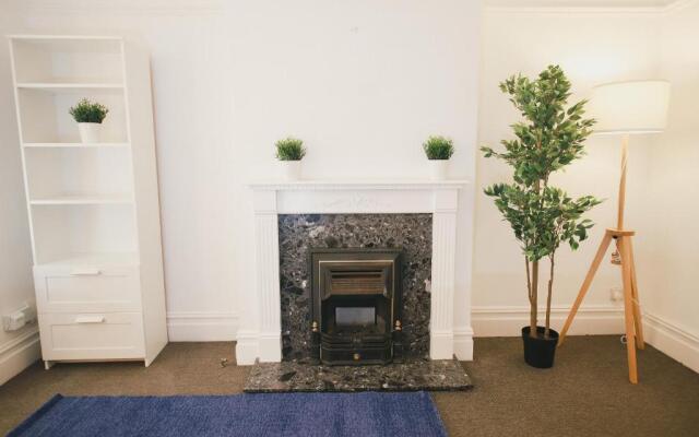 39 Court Rd