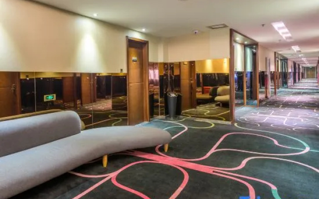 Manfei Boyue Garden Hotel (Five Star Street Poly Plaza)