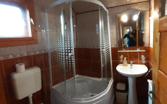 Pensiunea Dealul Frumos