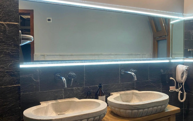 EZE Inn Boutique Hotel