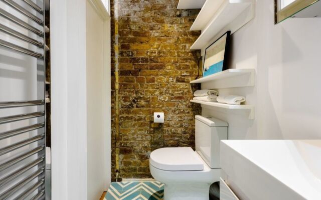 Urban Central London 2BR with Roof Terrace!