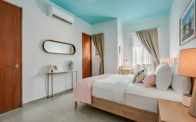 Stylish Apartment Includes Pool Parking in Condado