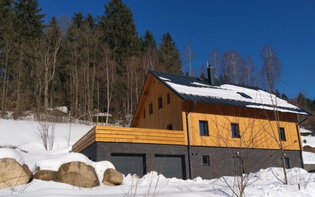 Mountain Chalet Lbh027