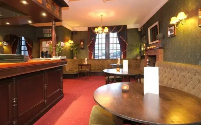 Ferrybridge Hotel
