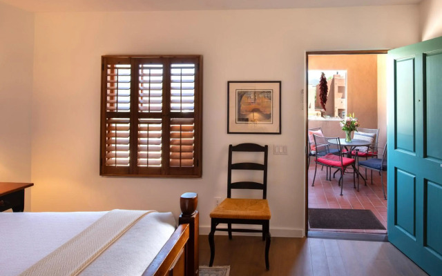 Piñon Court By La Fonda